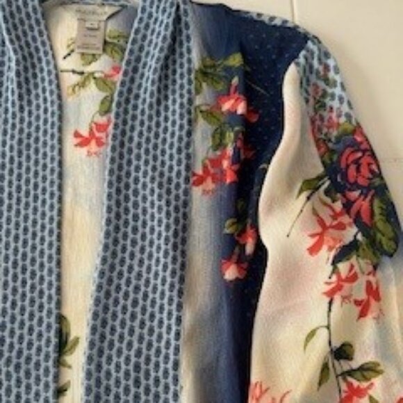 Woman's Floral Topper - Picture 2 of 5